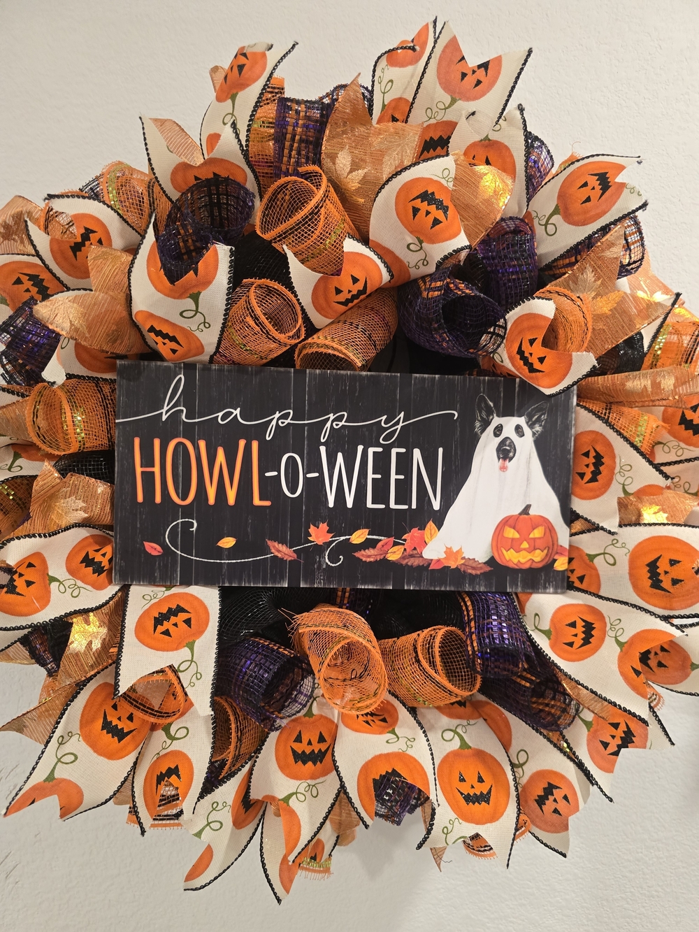W179 – Happy Howl-O-Ween Ghost Dog Halloween Wre Pumpkin Ghost Holiday Wreath
